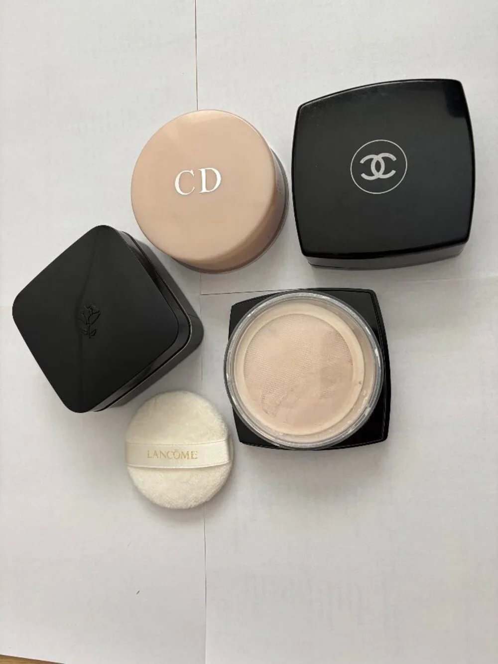 4 VINTAGE CHANEL, DIOR, LANCÔME LOOSE POWDERS BUNDLE
